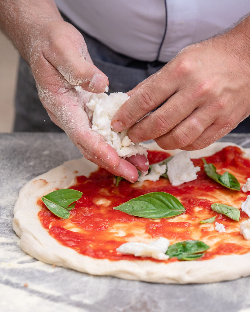 Bufalo mozzarellayı sürün